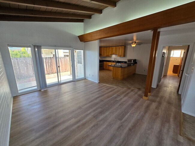 Photo - Pacific Beach 2-br House + Garage