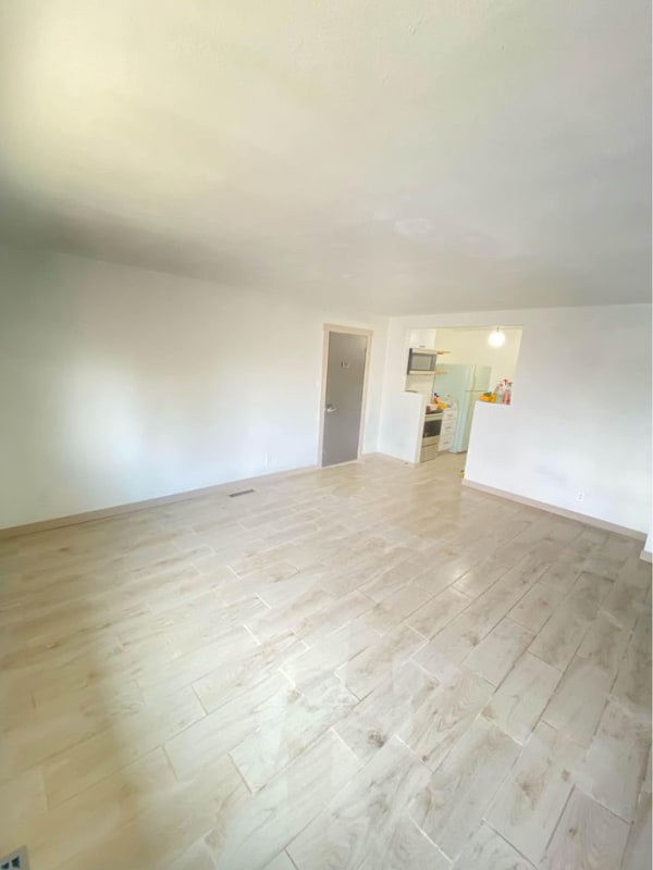 Photo - 825 Bonfoy Ave