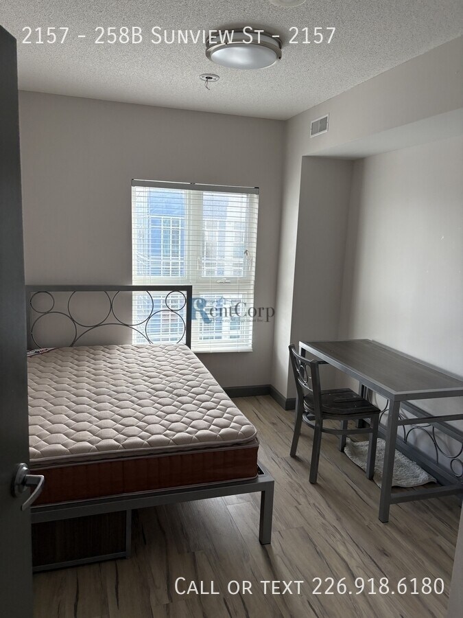 Photo - 258B-258B Sunview St