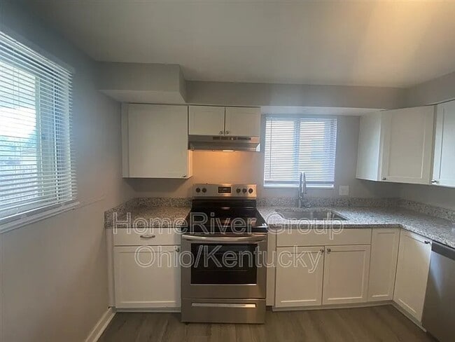 Photo - 4618 Farnham Ave