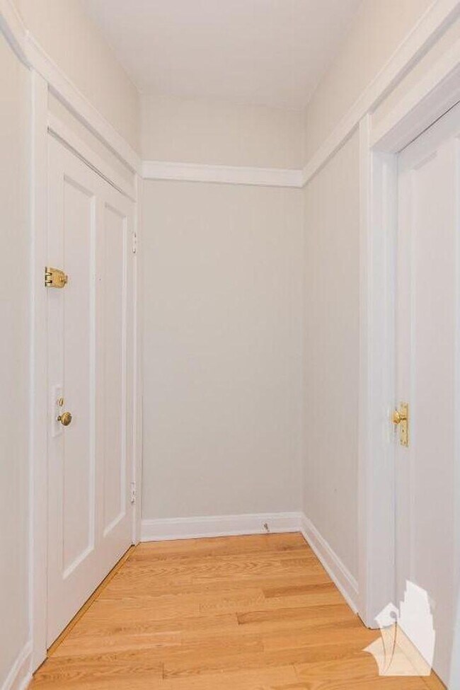 Building Photo - 2 bedroom in Chicago IL 60640 Unit 1932-3 Rental