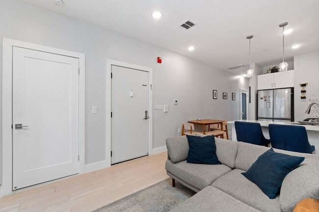 Photo - 406 Madison St Unit 4L