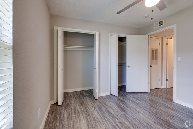 1BR, 1BA - 600SF - Bedroom - Winchester Run