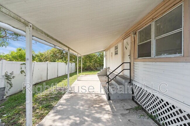 Photo - 2854 Lake Alfred Rd