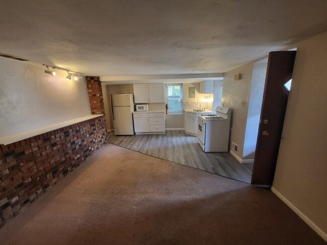 Building Photo - 306 Amabell St Unit 1 Rental