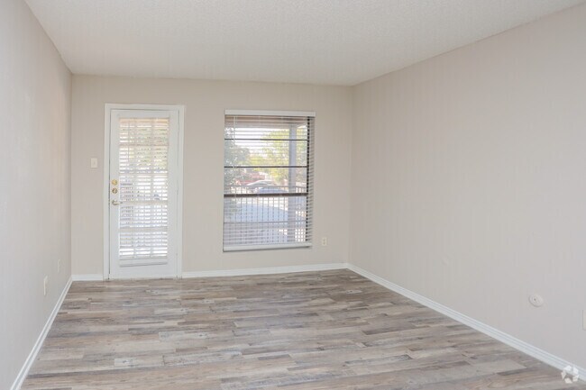3BR, 2BA - 1070SF - B3