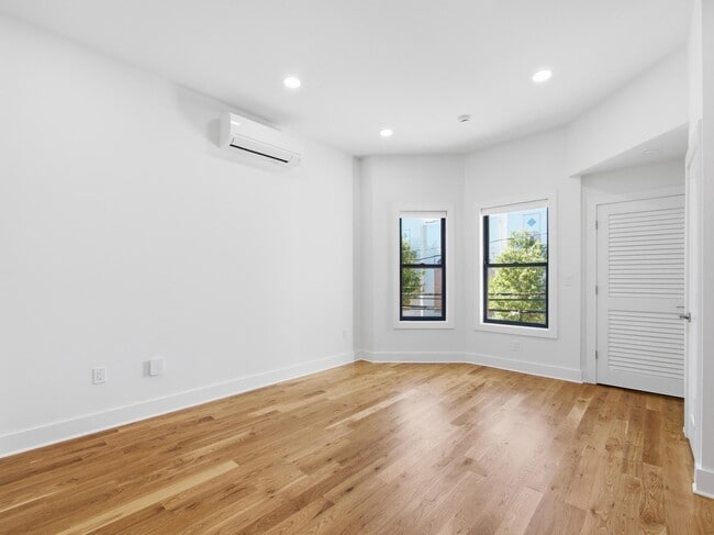 Photo - 858 West Side Ave Unit 2F