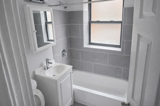 Photo - 2125 E 67th St Unit 2E