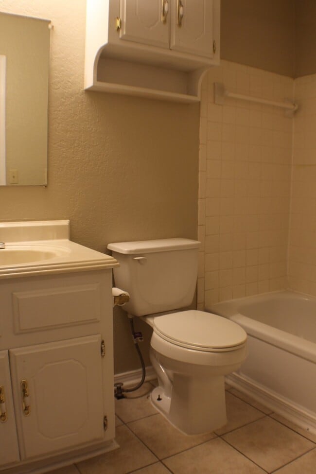 Photo - Sapulpa Duplexes-1819-21 Unit 1821