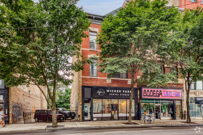 Building Photo - 1282 N Milwaukee Ave Rental