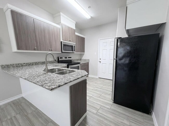 Photo - 5601 Cuenca Dr Unit B