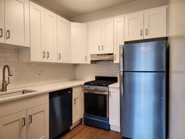 Photo - 1601 W Thome Ave Unidad 2A