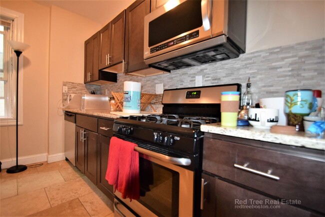 Building Photo - 2001 Commonwealth Ave Unit 16 Rental