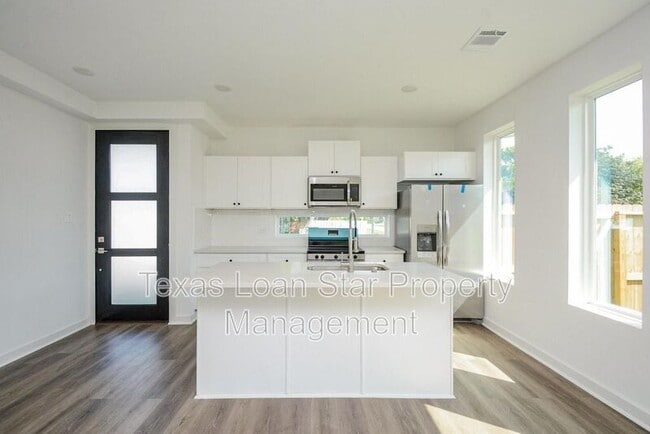 Photo - 4358 Clover St Unit A