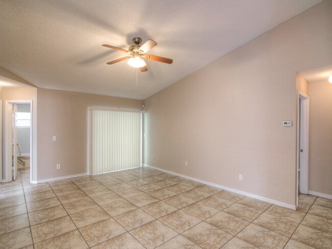 Photo - 1571 Oak Hill Trail