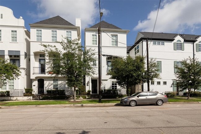 Building Photo - 2318 Hutchins St