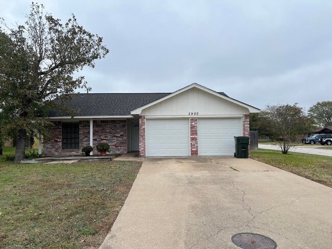 Photo - 3900 Windwood Cir