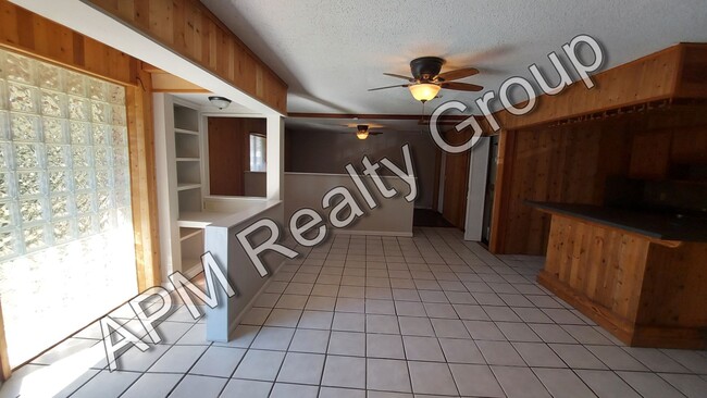 Building Photo - Studio apartment in Rosewood