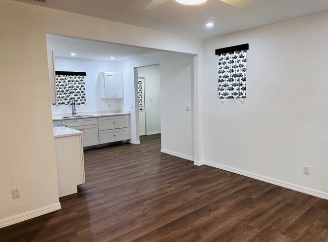 Photo - 329 NE 2nd St