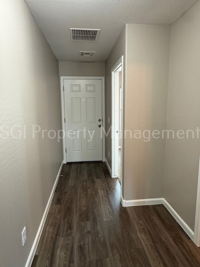 Photo - 327 Impala Ct