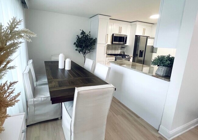 Photo - 952 E Old Willow Rd Unit 102