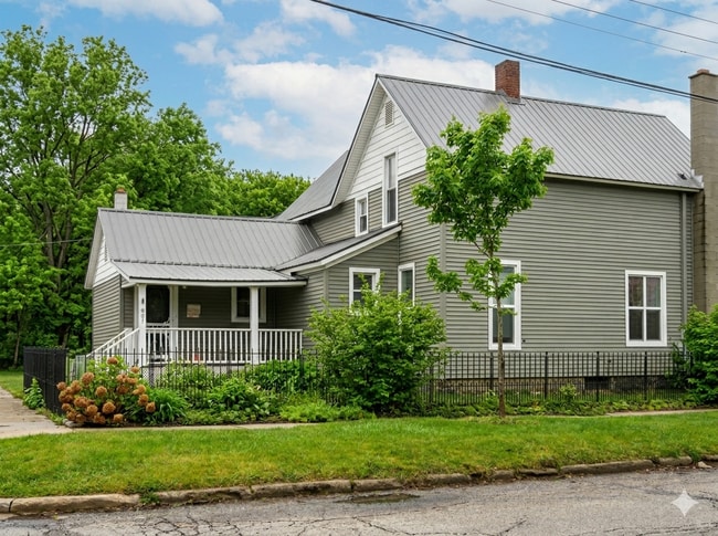 Photo - 901 Franklin St