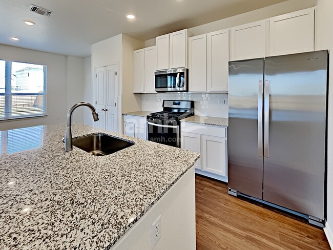 Photo - 2709 Meadowood Heights
