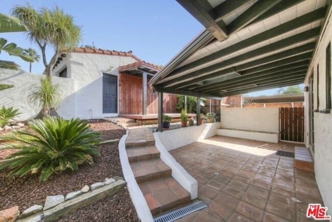 Photo - 2634 Lakewood Ave N