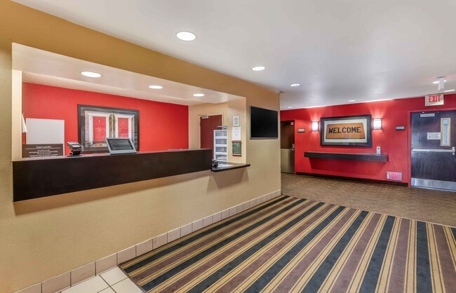 Furnished Studio-Minneapolis - Maple Grove