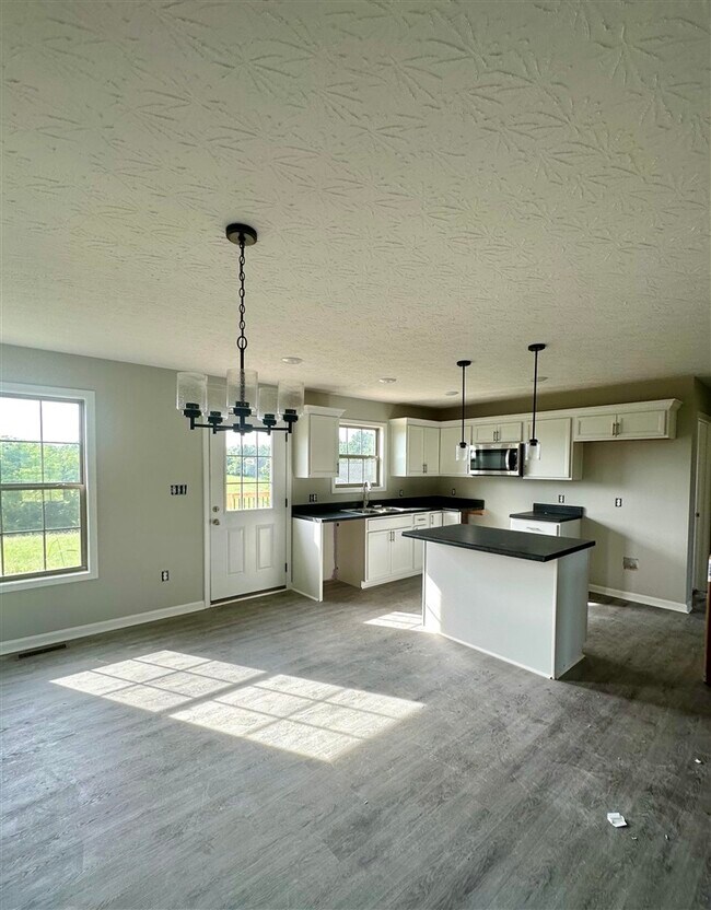 Photo - 394 Halifax-Settle Rd