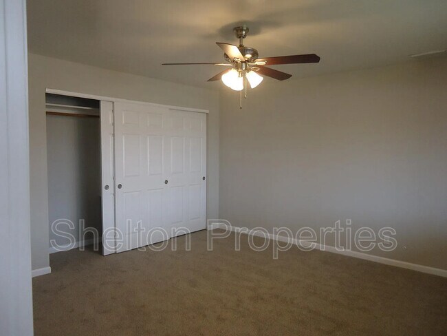 Photo - 1041 W 18th St