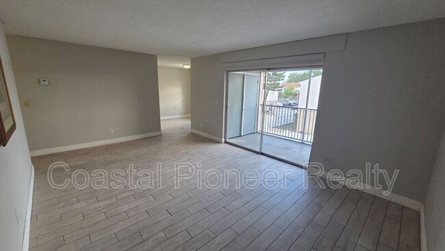 Photo - 7210 N Manhattan Ave Unit APT 1021
