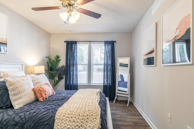 Photo - Hawthorne Commons