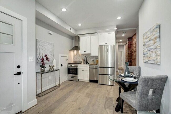 Building Photo - 329 K St NE Unit 1