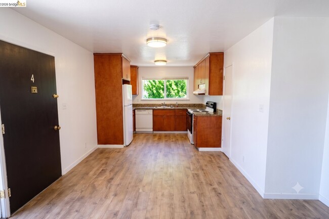 2015 Hearst Ave Unidad 4
