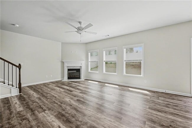 Photo - 290 Fox Crk Dr