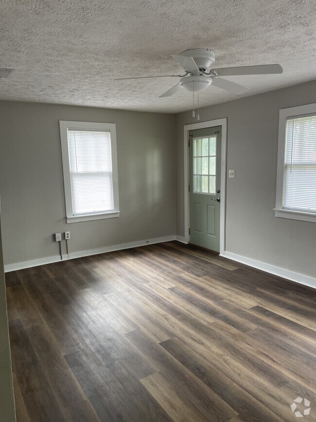 Building Photo - 116 S 1st St Rental