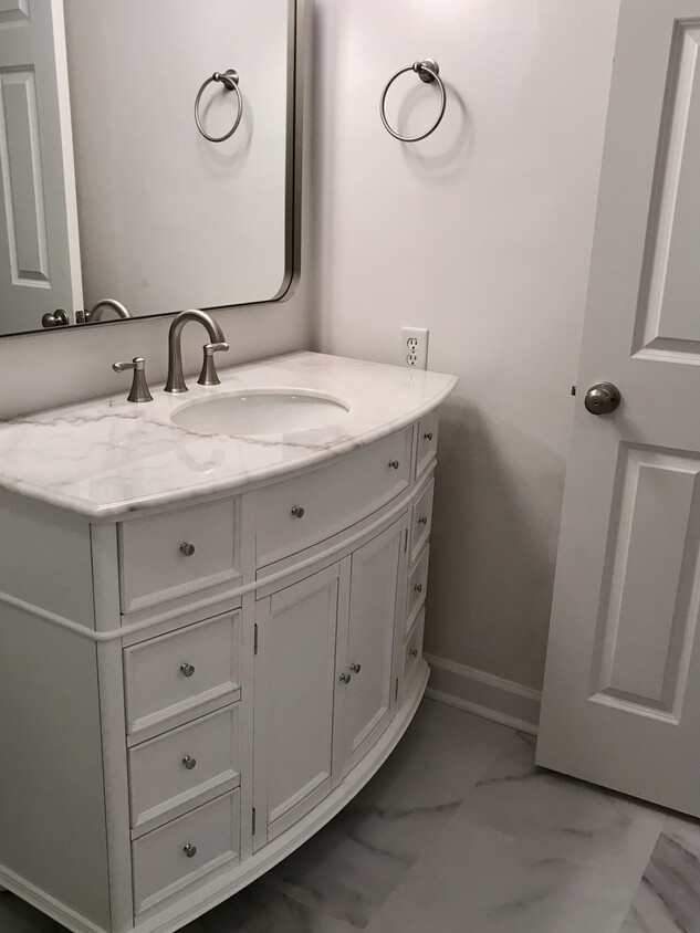 Master bath vanity - 21 Vaughns Gap Rd (Nashville, TN)