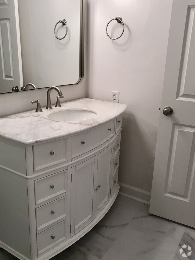 Building Photo - 21 Vaughns Gap Rd Unit G117 Rental