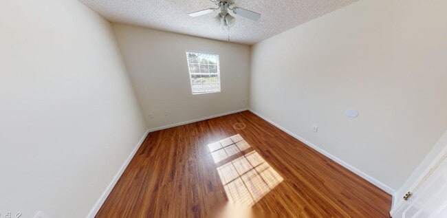 Photo - 801 N Taft St