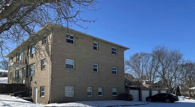 Photo - 1124 4th St W Apartments Unit 5
