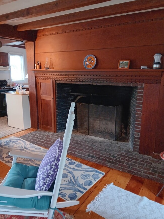 Building Photo - 10 French St Unit 10-B