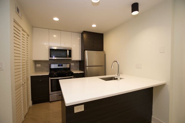 Photo - 949 W Grace St Unit 101G