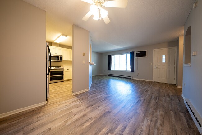 Photo - 740 W Village Rd