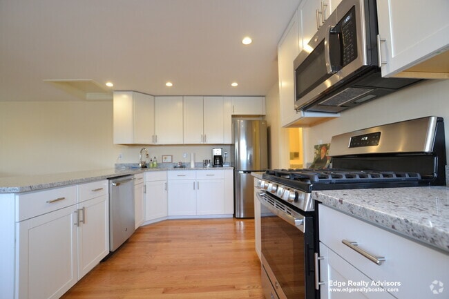 Building Photo - 29 Fayette St Unit 2 Rental