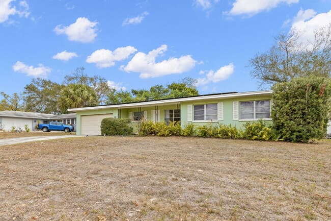 Photo - FULLY FENCED Home For Rent in Clearwater!