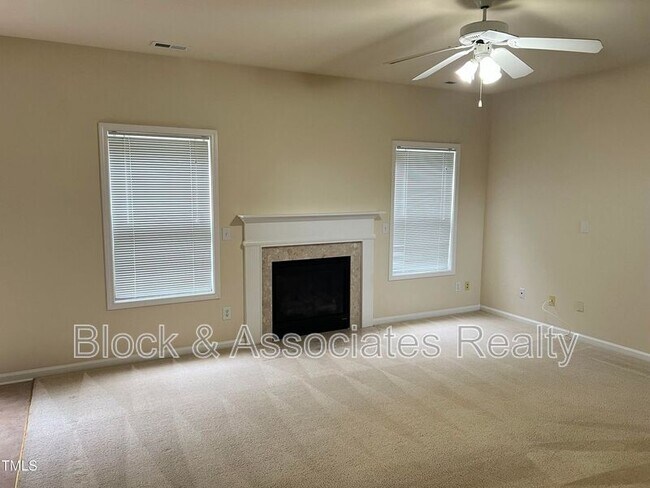 Photo - 718 Straywhite Ave