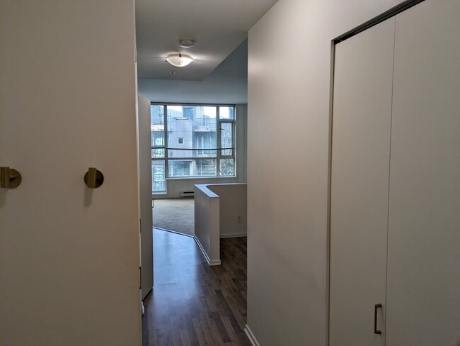Photo - 1478 Hastings St W Unit YV10 Condo