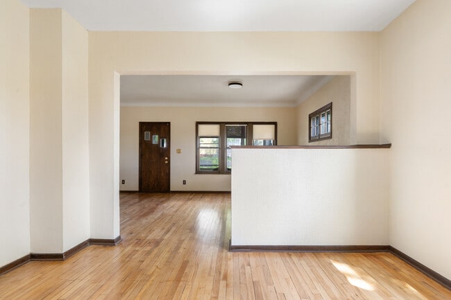 Photo - 1053 Westminster St