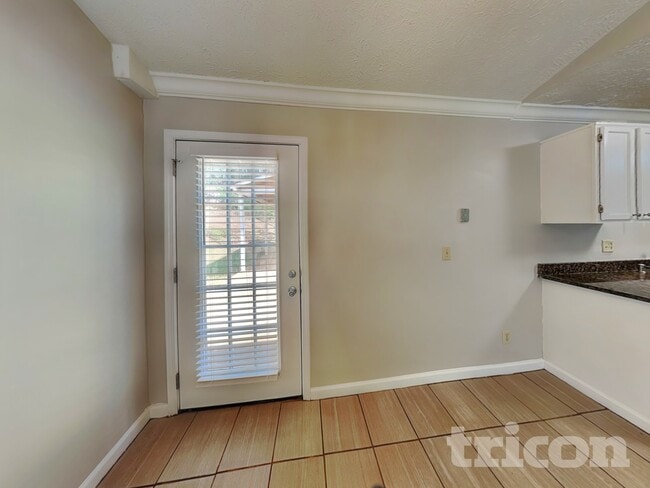 Photo - 3406 Owens Pass NW